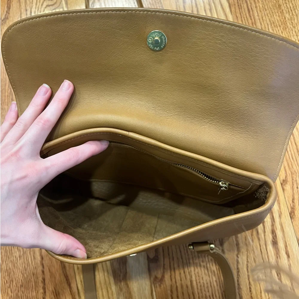 Vintage Coach 9808 Equestrian Flap Shopper Shoulder Bag in Toffee Tan Brown